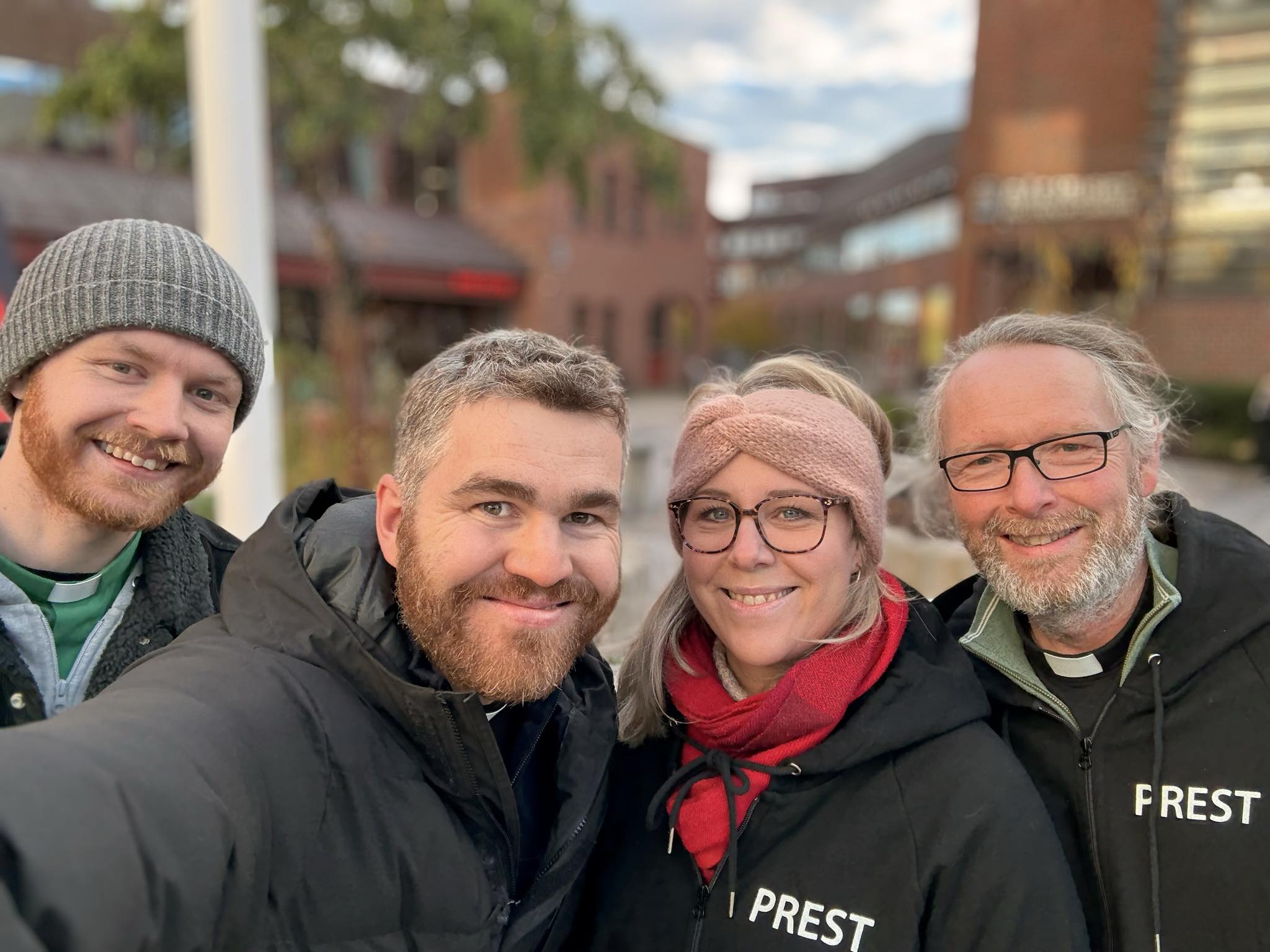 Et bra team i Horten! Anders Ottersen (f.v.), diakon i Horten kirkelige fellesråd, Christian Dag Nilsen, sokneprest i Borre, Lise Horn, kapellan i  Horten, og Frode Magnar Andersen, sokneprest i Horten. Foto: Christian Dag Nilsen