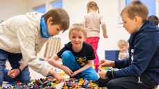 Midler er med bygge menighet for alle generasjoner, både lokalt og internasjonalt. Temakvelden gir gode tips til hvordan dere kan øke givertjenesten uten å tigge om penger. Foto: Den norske kirke/Kirkerådet