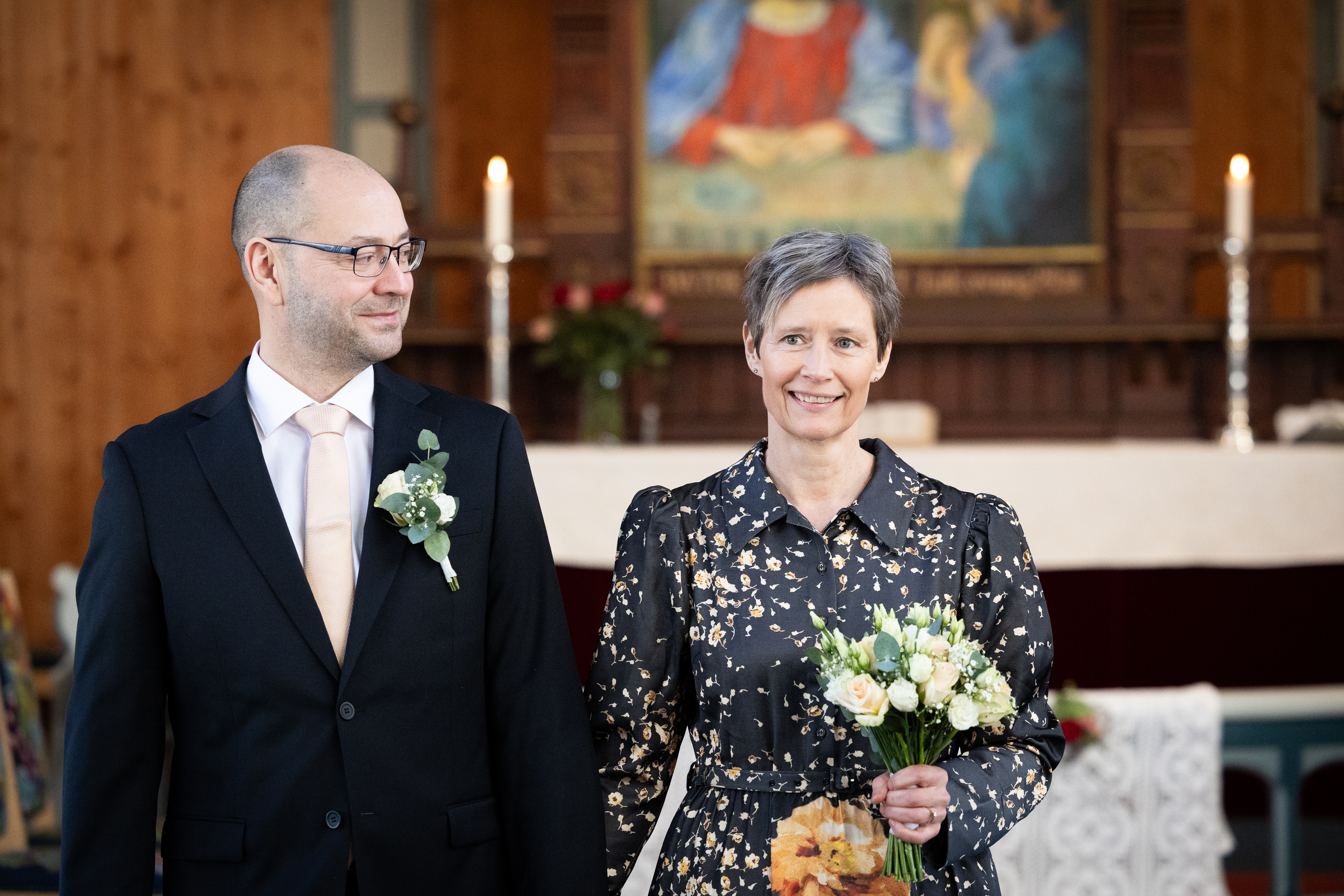   Åse Veiseth  og Martin Johnsen var strålende fornøyde med drop-in-bryllup. Foto: Helene Moe Slinning