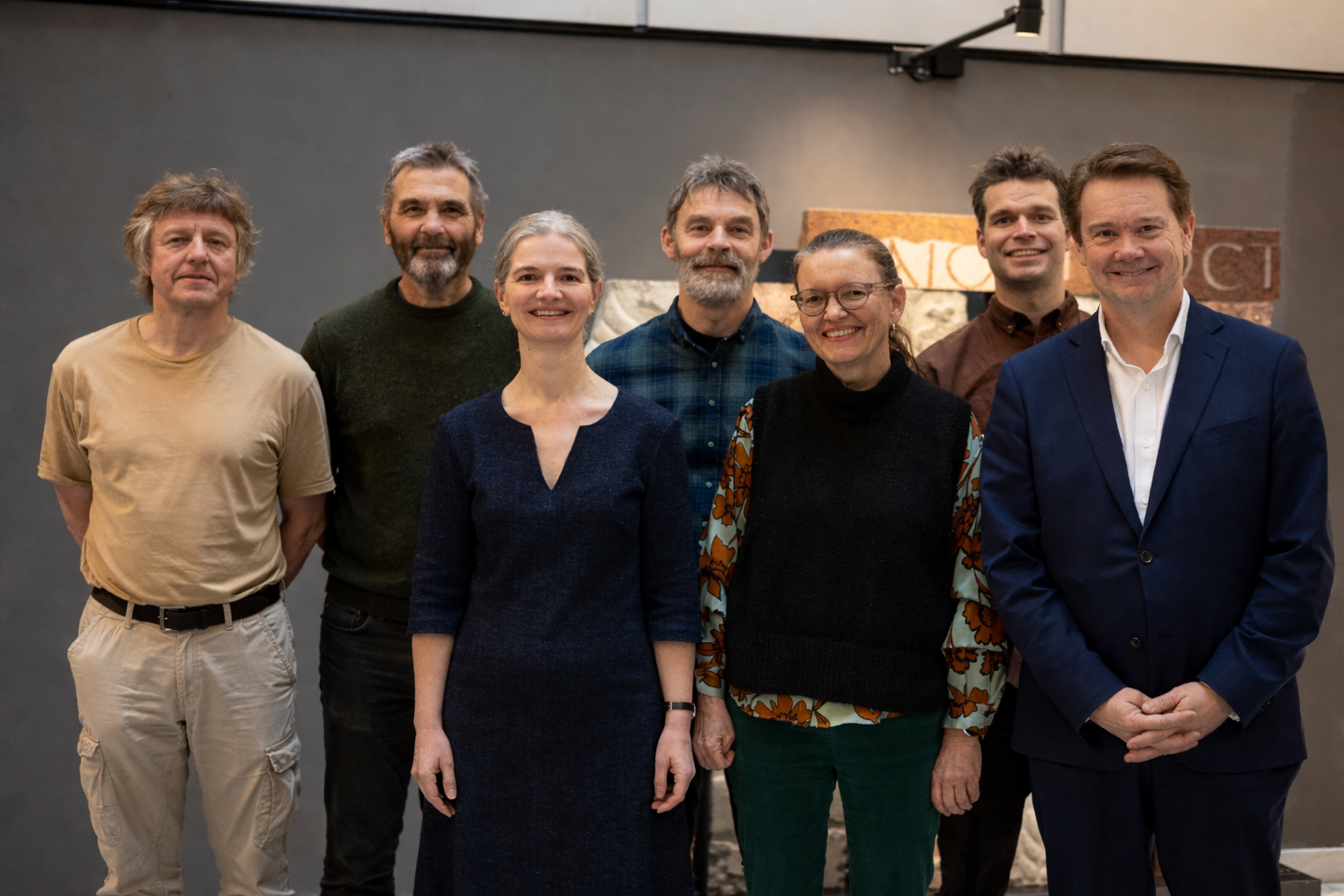 Bak fra venstre: Markus Krøger, Jan Stedje, Knut Berg, Torbjørn Hanson Ausland. Foran fra venstre: Mona Fallin, Inger Kari Stensrud, Trond Chr. Hubred