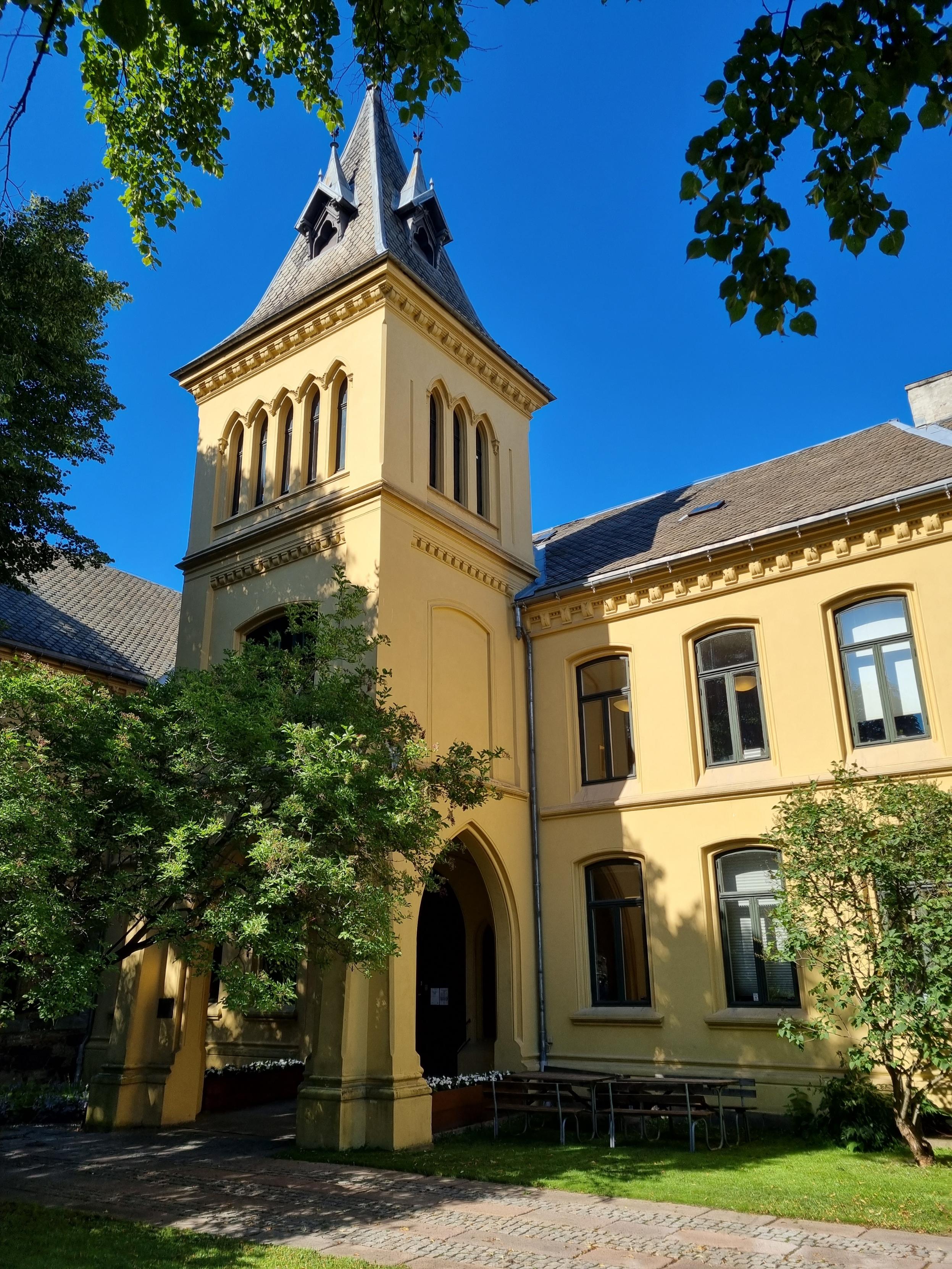 Oslo bispegård er nok en gang i kirkelig eie etter at Dnke overtok eierskapet fra Statsbygg 