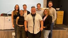 Den norske kirkes Ungdomsutvalg 2021-2022. F.v. Nora Antonsen (leder), Amanda Anvar, Christian Heidisønn Klaussen, Sondre Søndervik, Ole Andreas Grøtte Børnes, Matilde Ødegaard og Thomas Granheim Iversen. Karen Helene Bøhn Melhus var ikke til stede da bildet ble tatt.