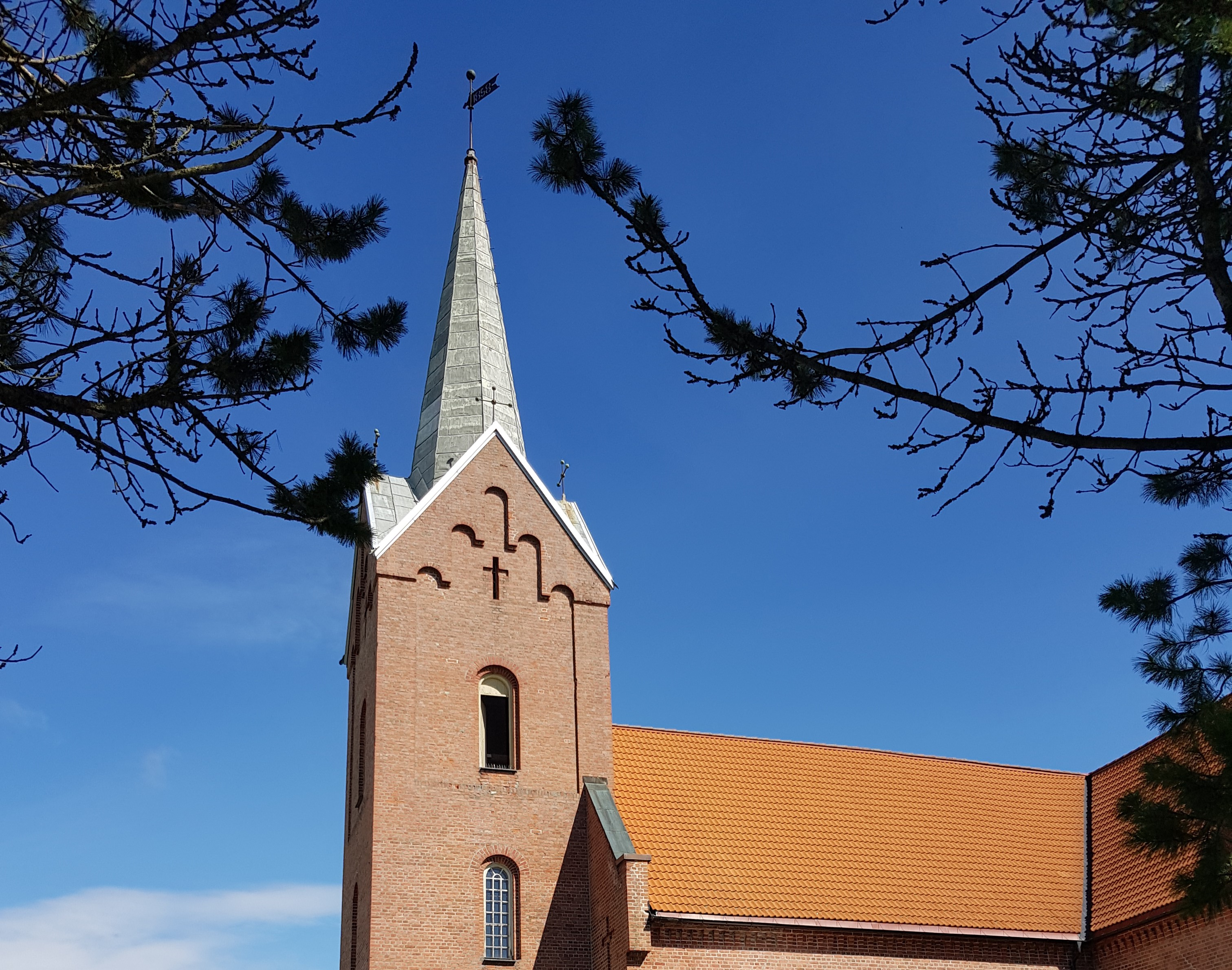 Klokketårnet i Hof kirke. Foto: Anne Bråten Edvardsen