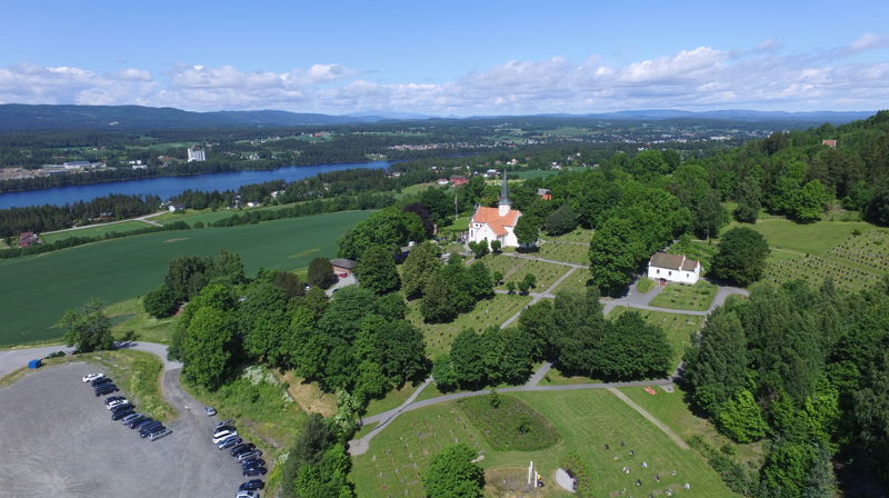 Flott gudstjeneste, årsmøte og kirkekaffe!