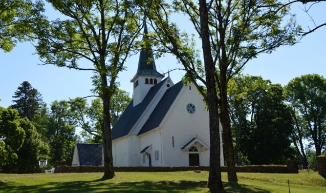 Trøgstad kirke