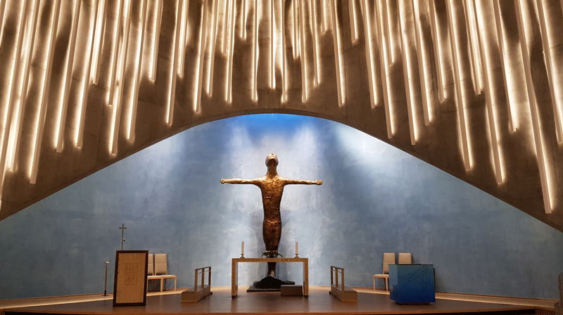 Turistbrosjyrer Nordlyskatedralen Alta kirke