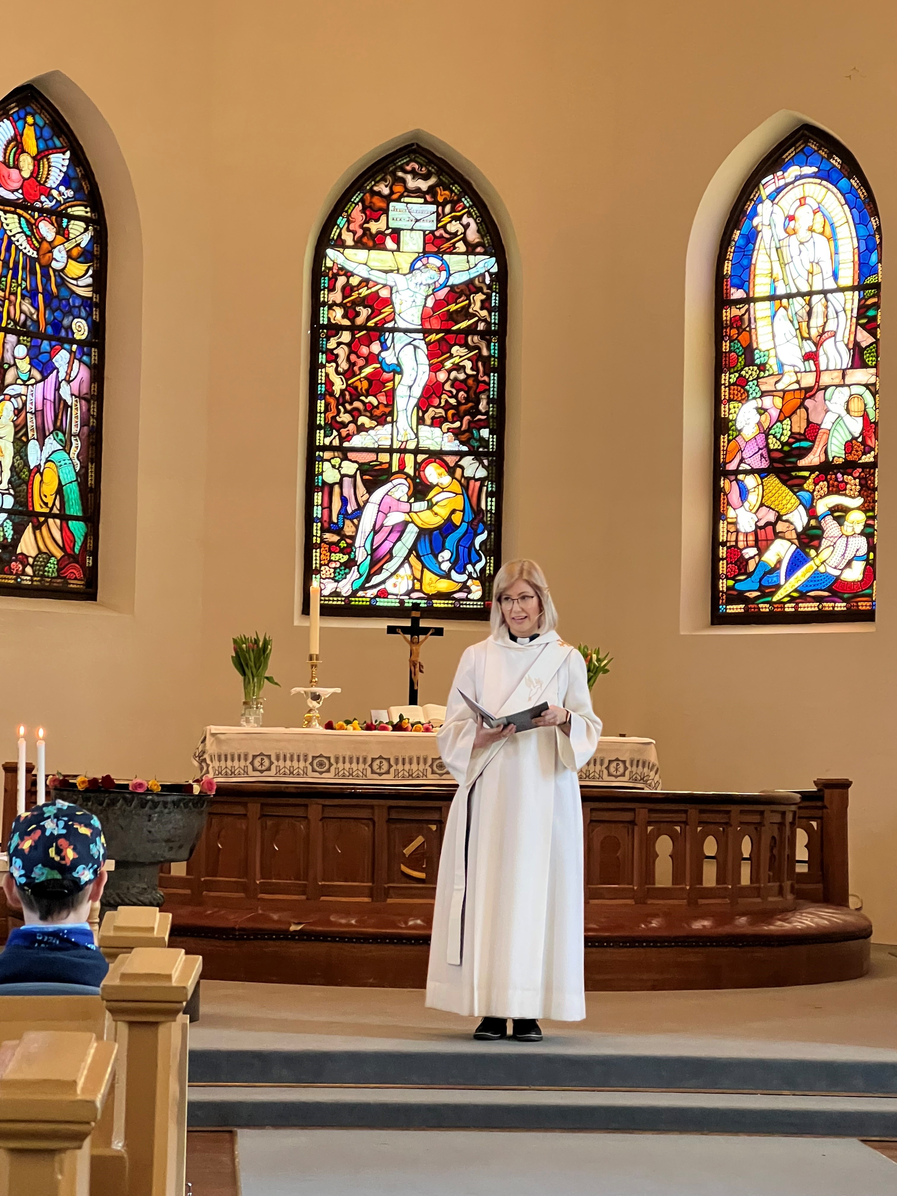 Bilde av Jenny Marie Ågedal i Ås kirke. Foto: Kristine Thorstvedt