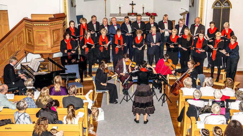 Ås kirkekor starter øvelsene – nye korsangere ønskes velkommen!