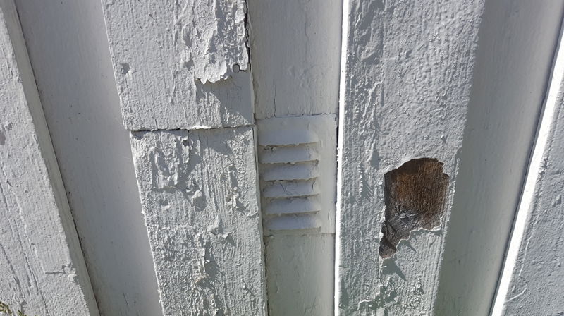 Kirkestua må males!