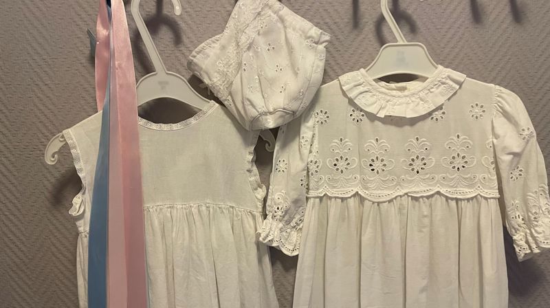 Trenger du å leie dåpskjole?