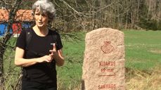 Marit Bekken, sokneprest i Vestby sier neon ord ved Klokkerud pilegrimsgård.