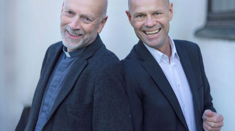 Prost Tor Øystein Vaaland og kirkesjef John Grimsby