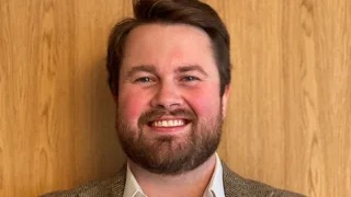 Kapellan Jens Leirvik går i foreldrepermisjon vårsemestret 2025.