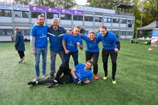 Kirkens Feltarbeid/Varmestua stilte med et sterkt mannskap i årets Brobyggercup. Fra venstre: Tor-Øystein Henningsen, innlånt oppmann, Anders Kvam, Inger Johanne Aaby, Jørgen Guntveit Svartvasmo. Foran: Kjetil Borgenvik. (Foto: Asker kirkelige fellesråd)