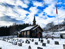 Alle kirkene i Asker må feire påske innenfor rammene av tiltaksnivå A. Her er de representert ved Filtvet kirke i Søndre Hurum menighet. Foto: Jørgen Svartvasmo / Asker kirkelige fellesråd