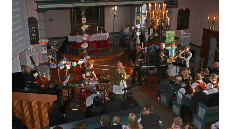 Gudstjenester i Heggedal kirke