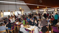 Bildet er fra Førjulsmessen, menighetens store frivillighetsdugnad.