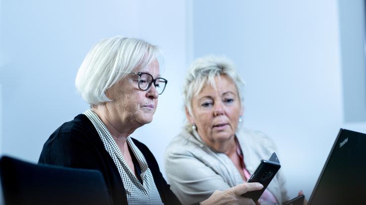 På Digi-kafé kan du få hjelp til tekniske spørsmål