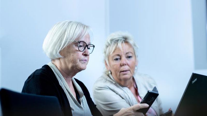 På Digi-kafé kan du få hjelp til tekniske spørsmål