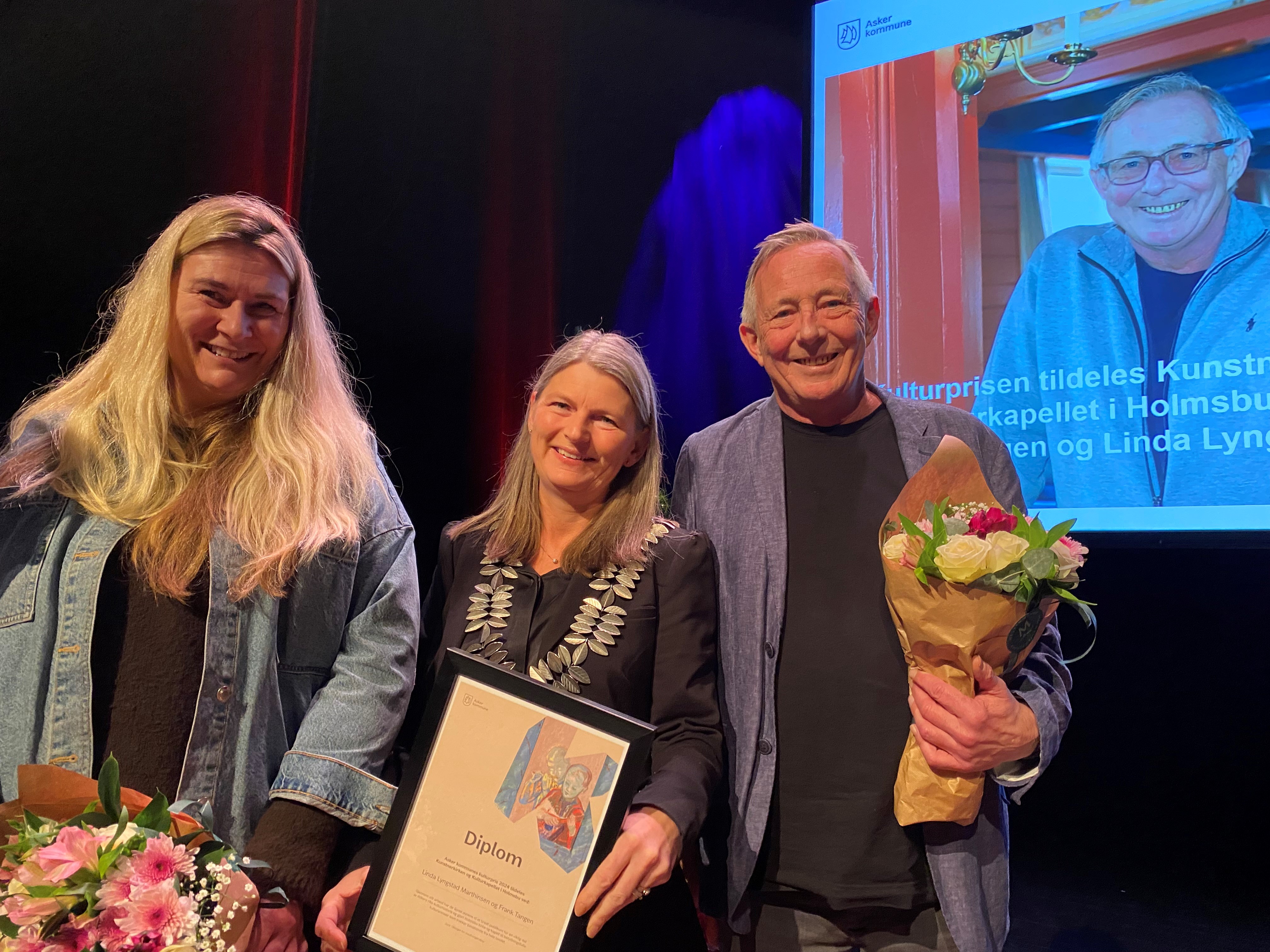 Linda Lyngstad Marthinsen og Frank Tangen mottok kulturprisen 2024. Foto: Asker kirkelige fellesråd