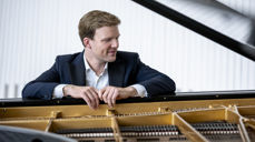 Thormod Rønning Kvam spiller i kunstnerkirken 31. mai. Foto: Per Sollermann