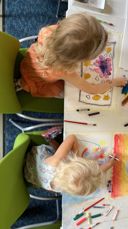 Fortellerstund i kunstnerkirken og kunstverksted i kulturkapellet i Holmsbu byr på fine opplevelser i sommer. For barn - i alle aldere! Foto: Hurum-menighetene