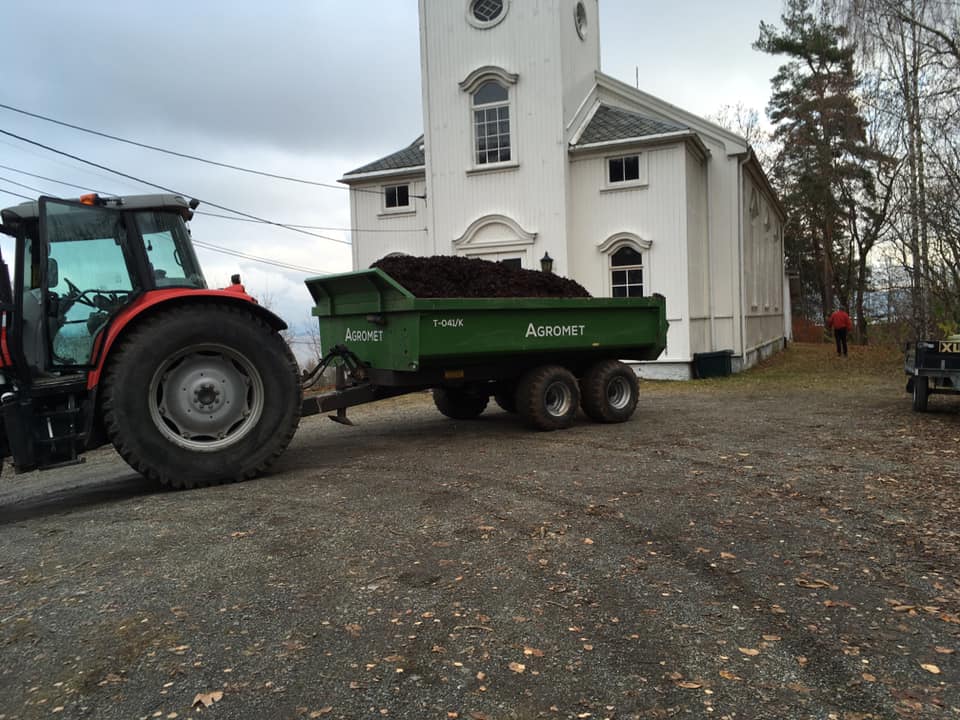 Fint at noen har en traktor å låne ut!