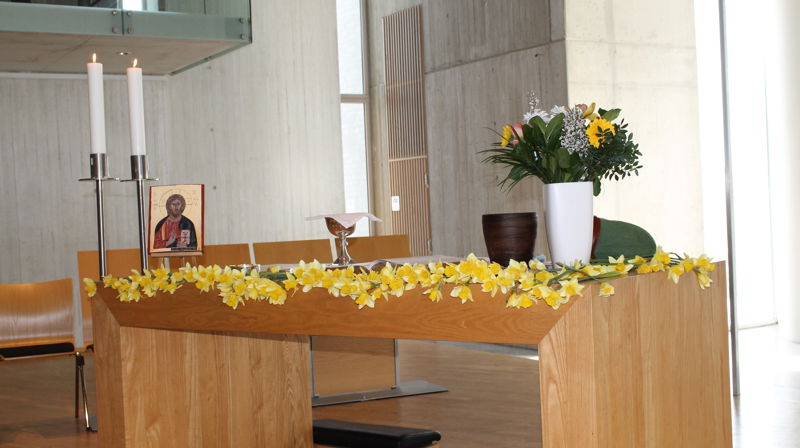 Påskesang og påskehilsen fra kirken