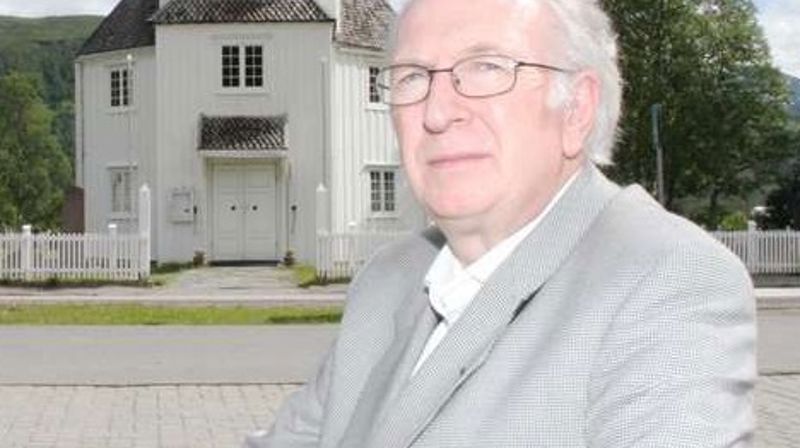 Einar vikarierer som prest her i Bardu nå.