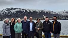 f.v. Berit Bakke, Områdeleder; Yoana Vaitke, kirketjener i Salhus; Ann Kristin Hovland, kirketjener i Søreide og Fana/Ytrebygda; Tor Vilhelm Tysseland, kirketjener i Åsane; Kalaregy Drange, kirketjener i Eidsvåg og Sandviken; Karen Bødtker, kirketjener i Landås og Olsvik; Geir Helge Johnsen, Gravermaskinfører, Akasia; Mebrahtu Weldeyesus, Gravermaskinfører, Akasia.