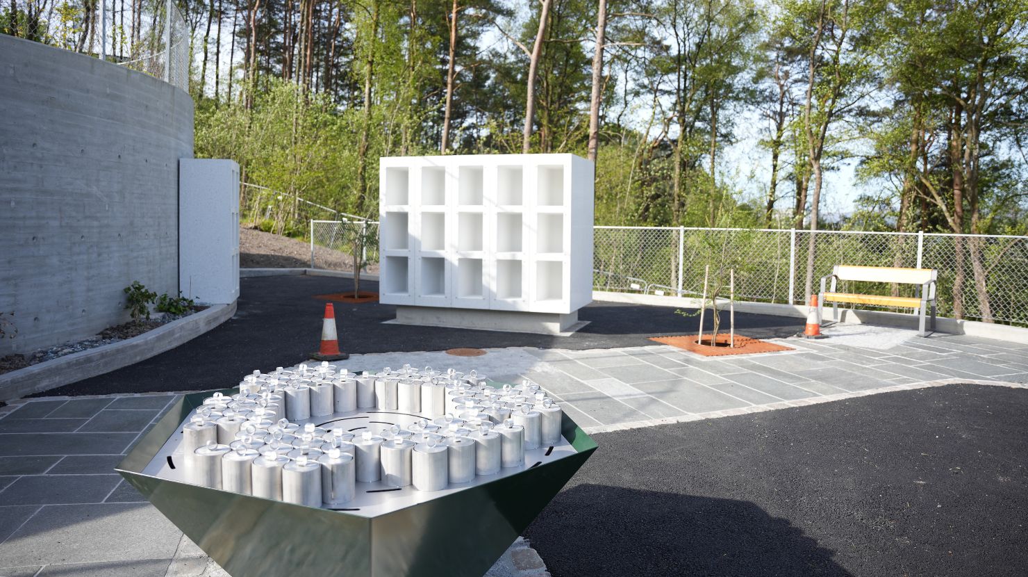 Den nye urneveggen skal snart stå klar på Fyllingsdalen. Her ser vi et bilde fra midten av mai 2025.