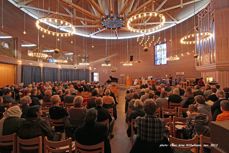 Fullsatt Åsane kirke