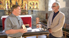 T.v. Hans Jørgen Morvik - sokneprest Bergen domkirke menighet. T.h. Alf Tore Hommedal - middelalderarkeolog, Universitet i Bergen. Foto: Anne Merete Solbakken