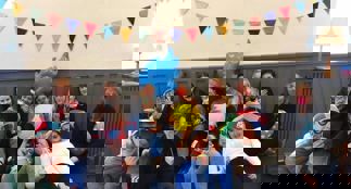 Ungdommer i St.Jakob i festlig lag.