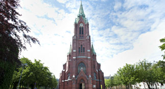 Johanneskirken på høyden sett utvendig rett forfra.