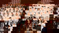 Foto av årets konfirmantkull / av fotografene Kjersti+Steinar