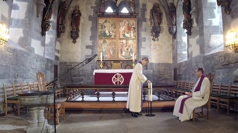 Bli med på dagleg bøn kl. 12.00 kvar dag