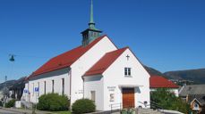 Solheim kyrkje, «kyrkja på fortauet»