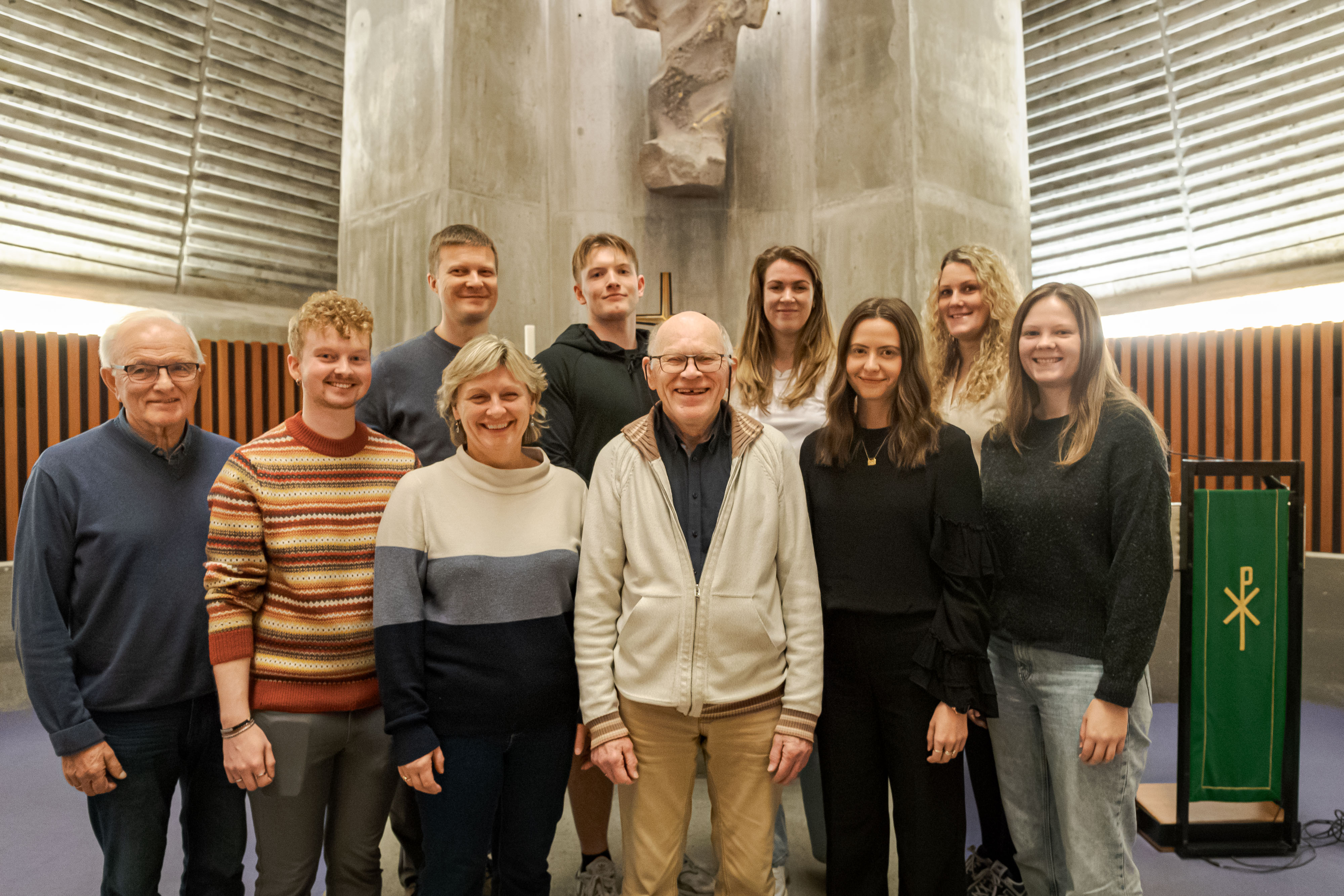 Det nye menighetsrådet i Slettebakken sokn.  Foran fra vestre: Sverre Elias Trætteberg, Einar Gangsøy Eide (nyvalg leder), Irene Furuberg, Knut Grevstad, Benedicte Bergtun, Ingrid Hansen Justlar (nyvalg nestleder). Bak fra venstre: Fredrik Malvin Gullaksen, Eyvinn Matias Kvamme Vågstøl, Ingrid Louise Fluge-Hole, Pia Henriette Davanger Angel. I tillegg er Anders Jæger Rønneseth, Karoline Husevåg Kvalvsik, Sveinung Botnen, Tone Fjeldberg Rotevatn og Margit Galdal med i menighetsrådet.
