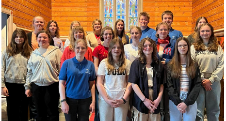 Regionalt ungdomskor vest Inviterer alle ungdommer fra 13 år og oppover til å delta i vårt regionale ungdomskor.  Koret øver gjennom helgesamlinger som flytter seg rundt i  regionen og besøker deltakernes lokale kor.