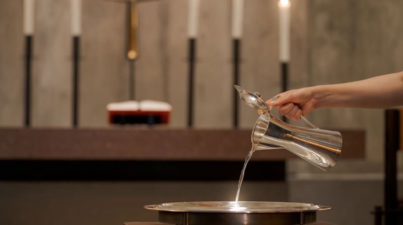 Døpefonten i Slettebakken kirke. Foto: Lars Kristian Steen