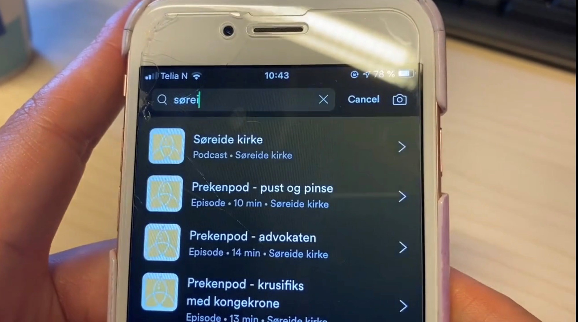 Du finner lett søndagens preken ved å søke etter Søreide kirke i f.eks. Spotify.