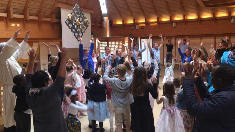 Alle er velkommen i kirken!