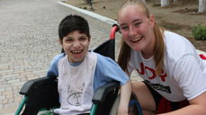 Frida hjelper barnehjemsbarn i Aserbajdsjan Foto: PRIVAT