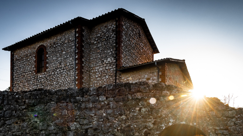 Om hjørnesteinen....