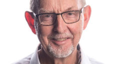 Oddvar Søvik er pensjonert pastor og forfattar som har forkynt Guds ord i over 50 år. Me gleder oss til å høyra det han skal dela med oss i pinsa.