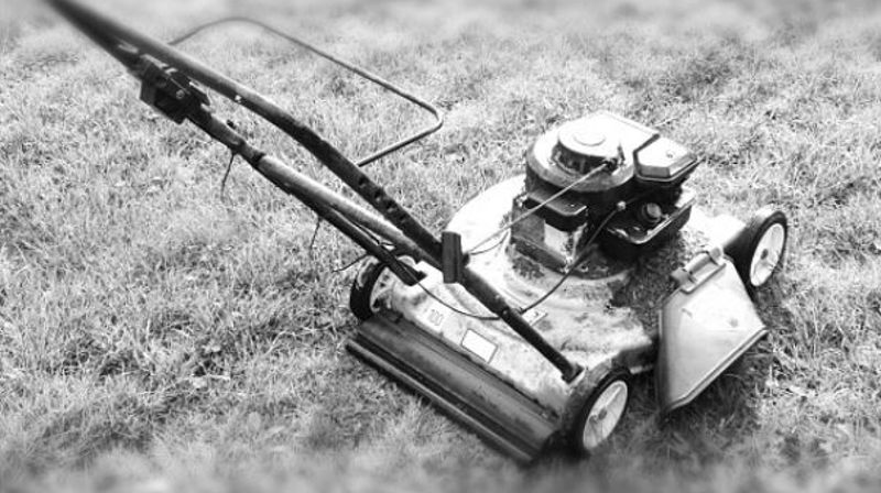 Illustrasjonsbilde av en gressklipper. Dette i sammenheng med utlysning av sommerjobb for ungdom hvor noe av jobben er klipping av gress på gravplassene.