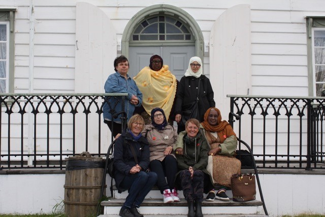 Naija, Asha og Samira. Anne-Lise, Fatima, Ingrid og Hassanut.