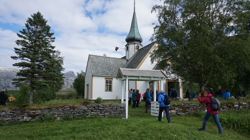 Menighetstur til kirkesøndag i Rørstad kirke