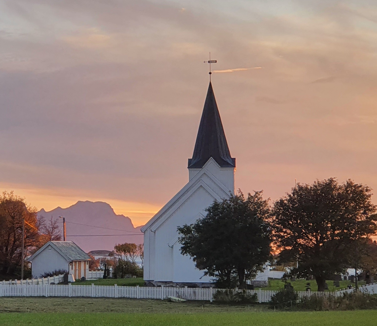 Høsttakkefest og Auksjon i Kjerringøy kirke 18.oktober kl. 11.00